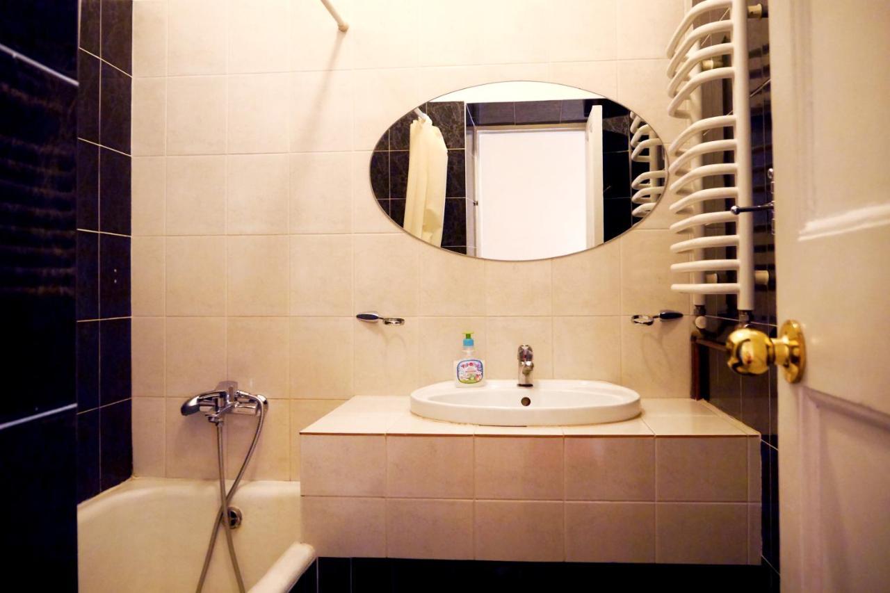 Apartment On Svobody Avenue Лвив Екстериор снимка